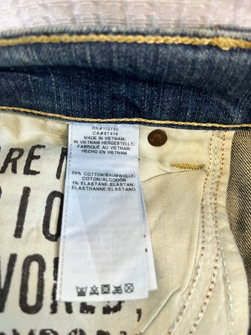 Vintage True Religion Straight-Leg Distressed Jeans size 42